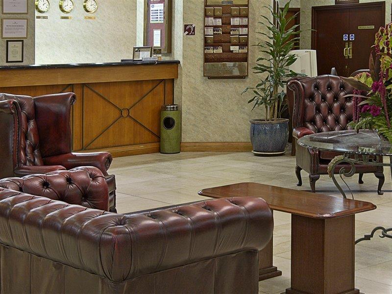 콥톤 에핑햄 개트윅 호텔 Copthorne  외부 사진