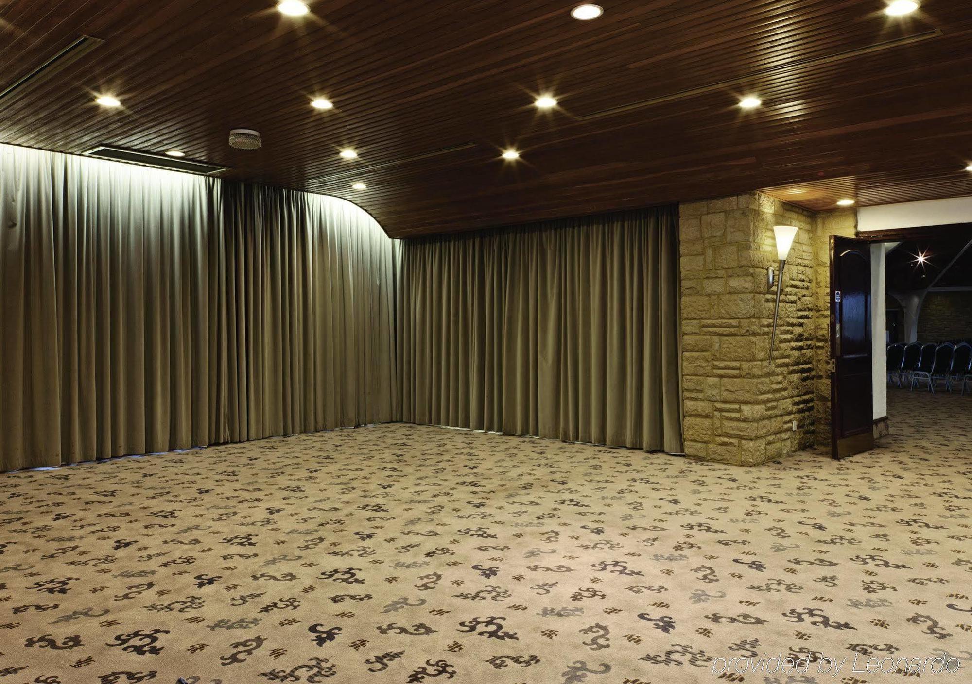 콥톤 에핑햄 개트윅 호텔 Copthorne  내부 사진